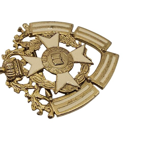 VTG Brooch Pin Masonic Lodge Do Cen' D Co-Mus Gold Tone Crest Cross Shield - Picture 7 of 14